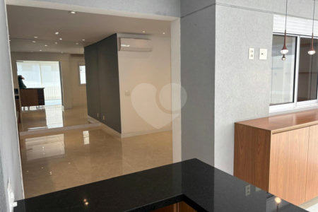 Apartamento à venda com 2 quartos, sendo 1 suíte, em Santo Amaro, São Paulo, SP