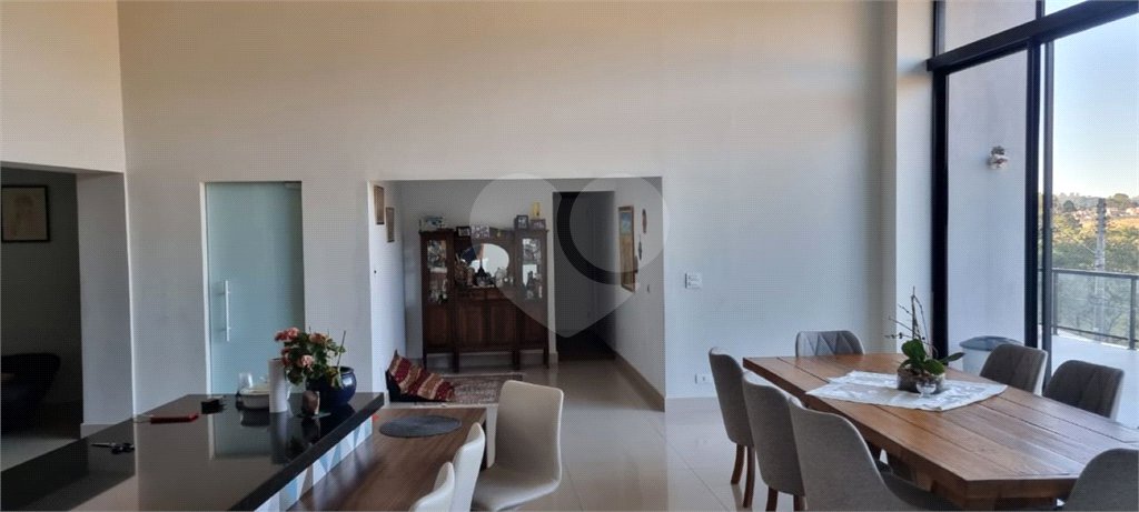 Casa à venda com 4 suítes no condomínio Osato, Atibaia - SP