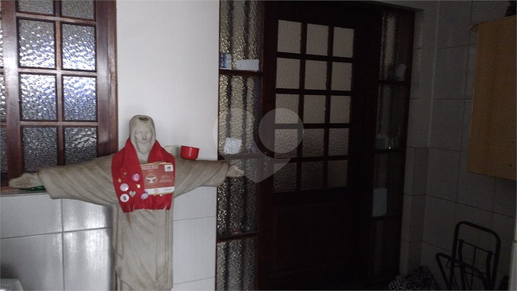 Casa à venda com 4 quartos, sendo 1 suíte,  em Jardim Cacique, Suzano, SP