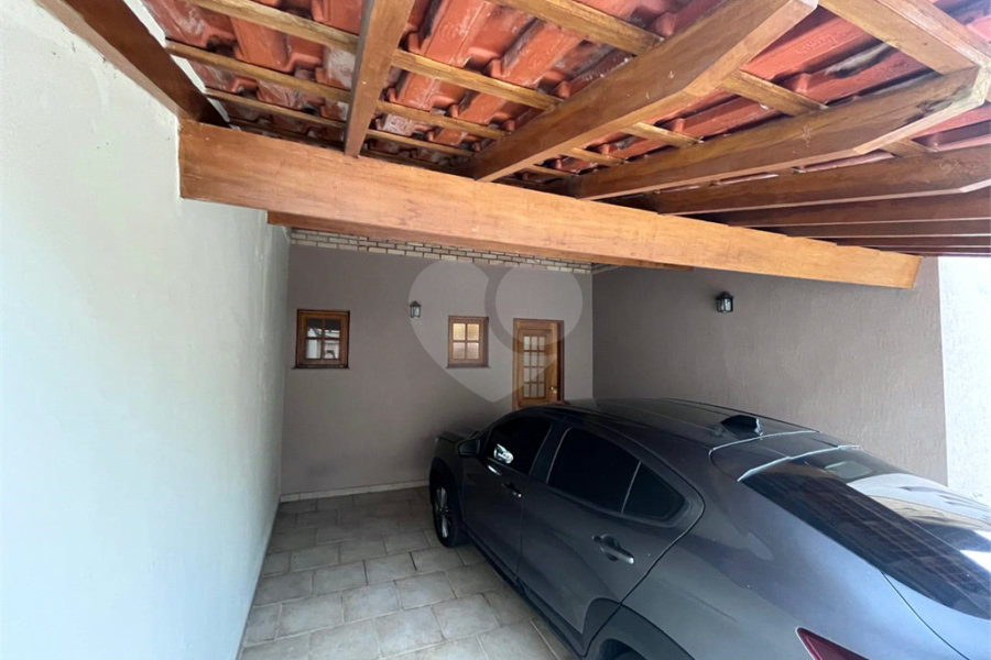 Casa à venda com 4 quartos, sendo 2 suítes, no condomínio Jornalista Américo Ariza, São Paulo - SP