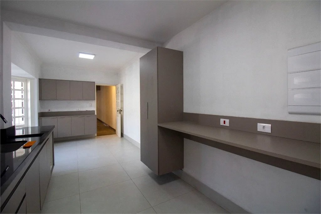 Casa à venda com 3 quartos, sendo 1 suíte, em Brooklin Paulista, São Paulo, SP