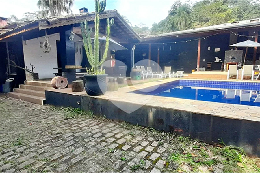 Casa à venda com 4 suítes no condomínio Sausalito, Mairiporã - SP