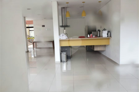 Apartamento à venda com 3 quartos, sendo 1 suíte, em Santo Amaro, São Paulo, SP
