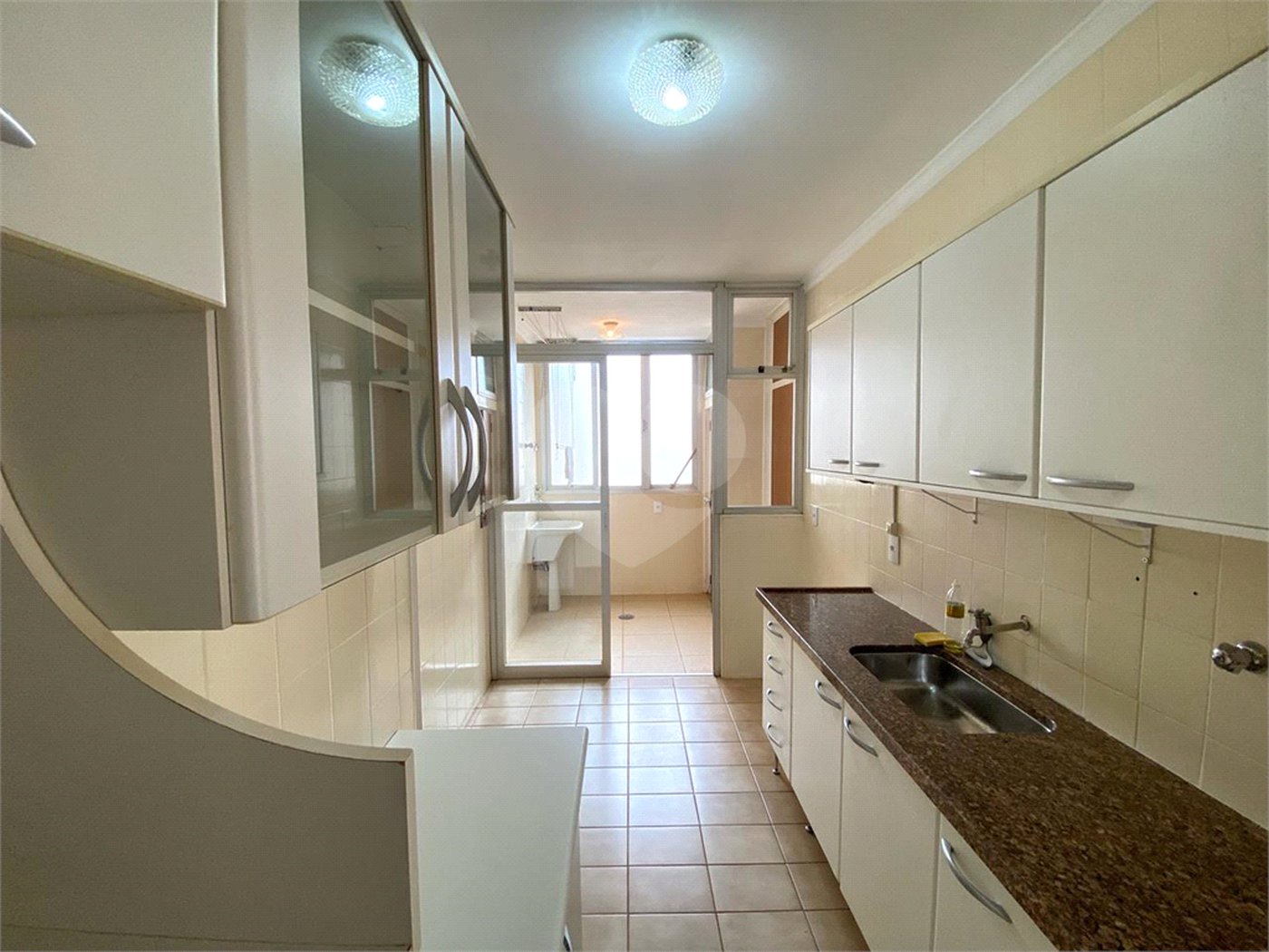 Apartamento à venda com 2 quartos, sendo 1 suíte, no Centro, Ribeirão Preto, SP