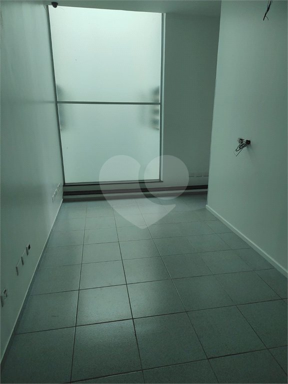 Sala Comercial na Prestigiada Alameda Lucas Nogueira Garcez