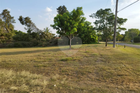 Terreno à venda no condomínio Haras São Luiz, Salto - SP