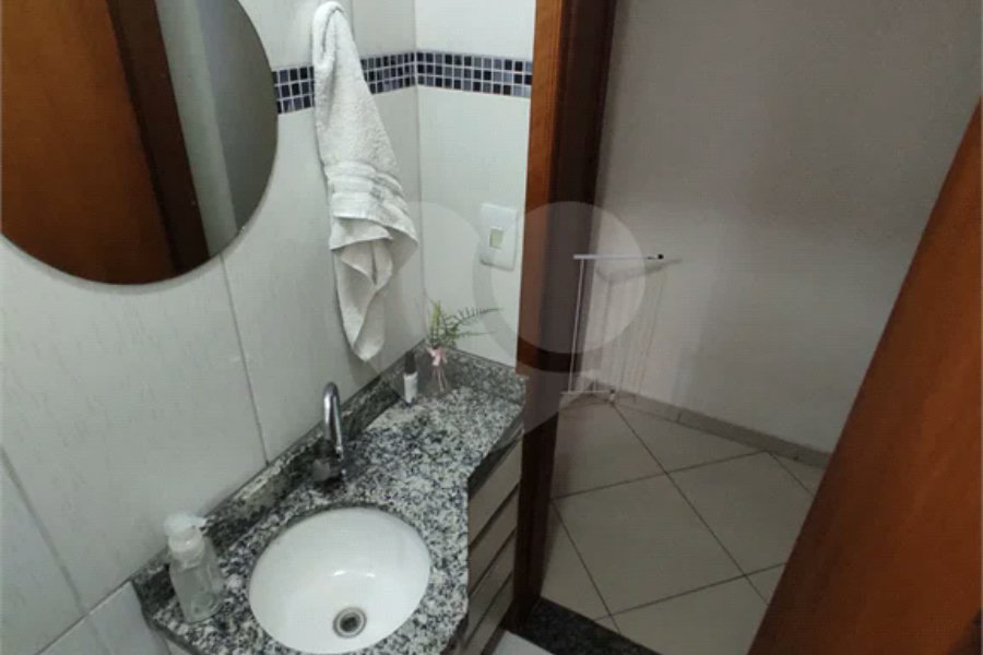 Sobrado à venda com 3 quartos, sendo 1 suíte, em Parada Inglesa, São Paulo, SP