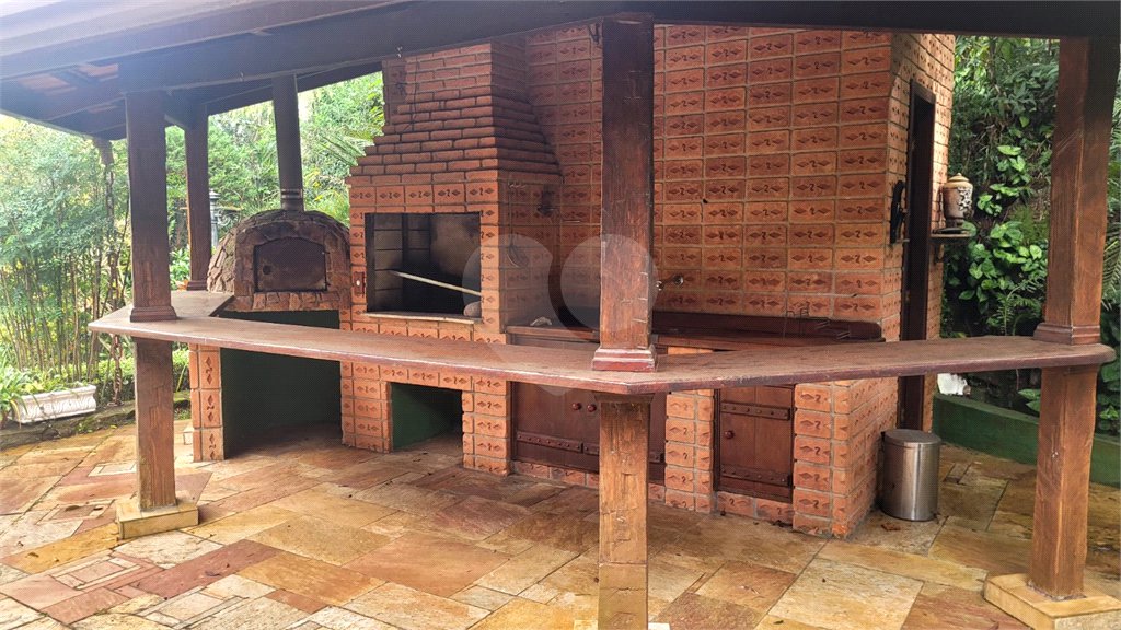 Casa à venda ou para alugar com 3 quartos, sendo 1 suíte, no condomínio Associação Reserva das Hortênsias, Mairiporã - SP