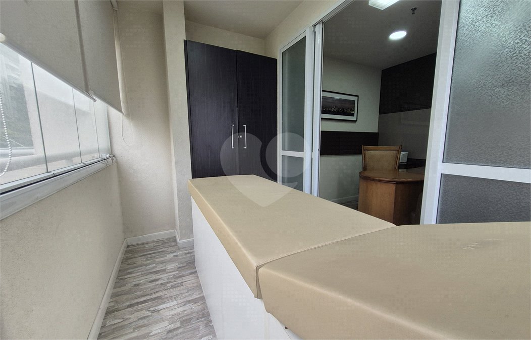Sala comercial para venda ou locação na Brig.ís Antônio entre Paulista e Parque do Ibirapuera, 70 m², duas vagas de garagem