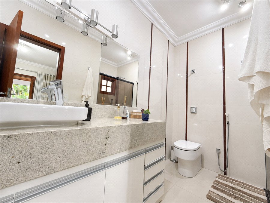 Casa à venda com 5 suítes no condomínio Parque Village Castelo, Itu - SP