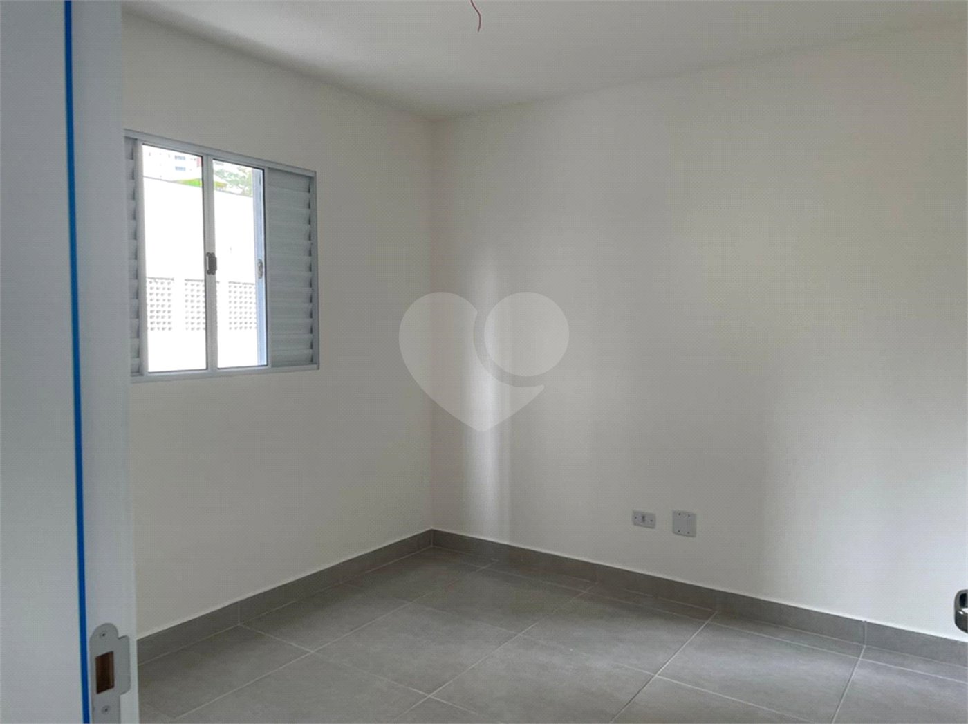 Casa à venda com 2 quartos no condomínio Hebe, São Paulo - SP