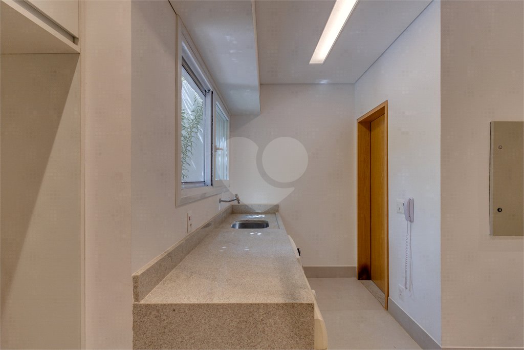 Casa à venda com 3 suítes no condomínio Residencial Canumã, São Paulo - SP