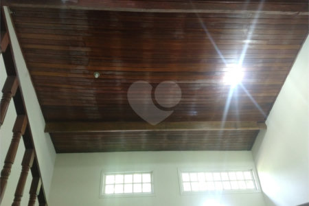 Sobrado à venda com 4 quartos, sendo 1 suíte, em Parque dos Príncipes, São Paulo, SP