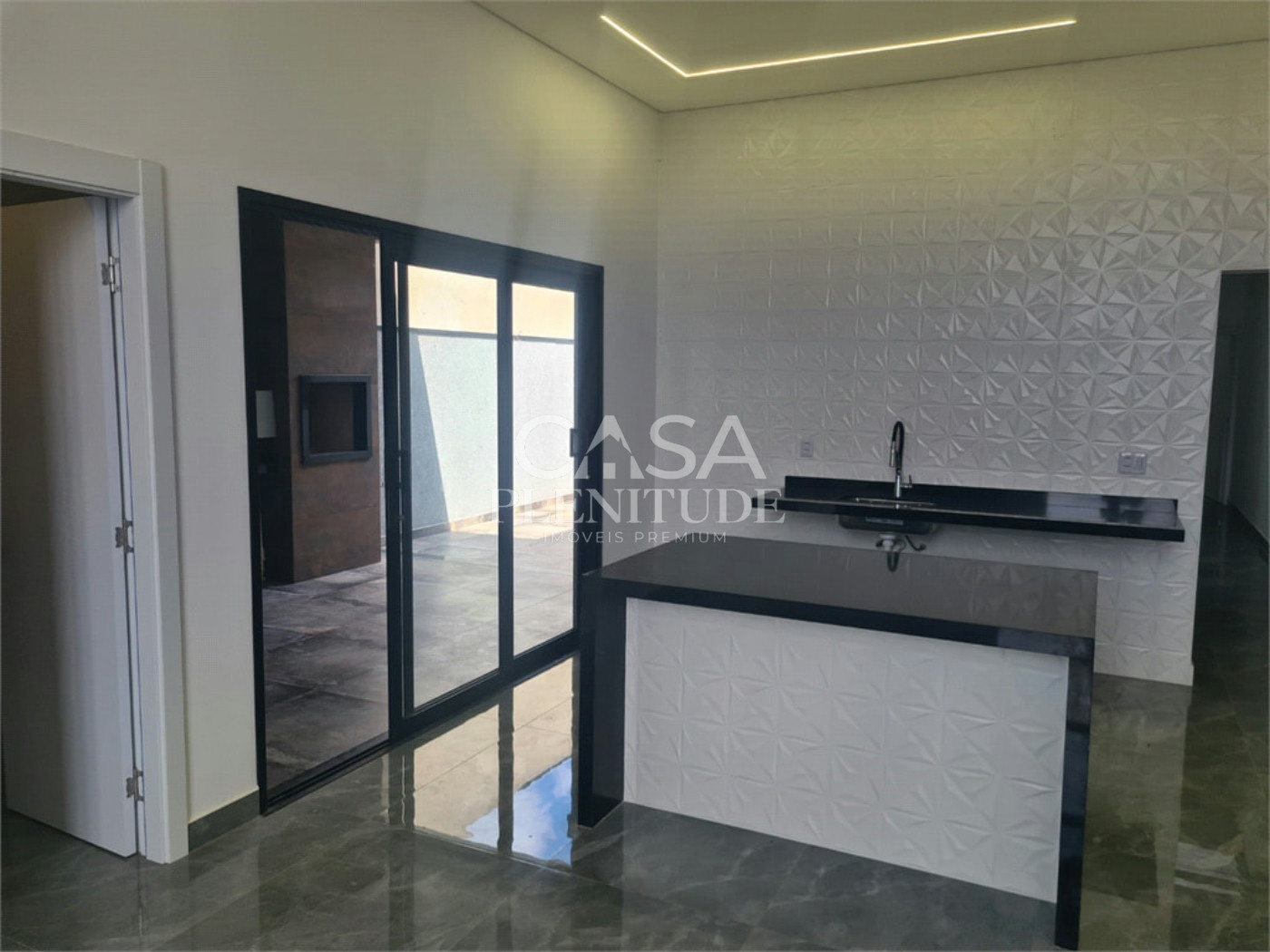 Casa em condomínio à venda com 3 quartos, sendo 1 suíte, em Wanel Ville, Sorocaba, SP