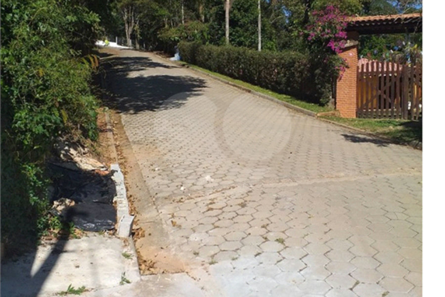 Casa à venda com 3 quartos, sendo 1 suíte, no condomínio Mirante da Mantiqueira, Mairiporã - SP