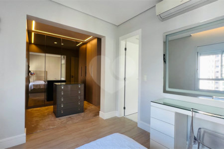 Apartamento à venda com 3 suítes em Campo Belo, São Paulo, SP