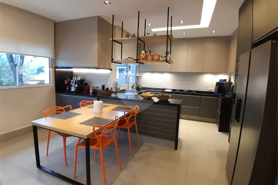Casa à venda com 3 suítes no condomínio Suíça da Cantareira, Mairiporã - SP