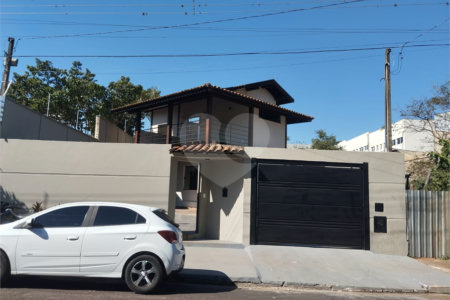 Casa à venda com 3 quartos, sendo 2 suítes, em Vila Harmonia, Araraquara, SP