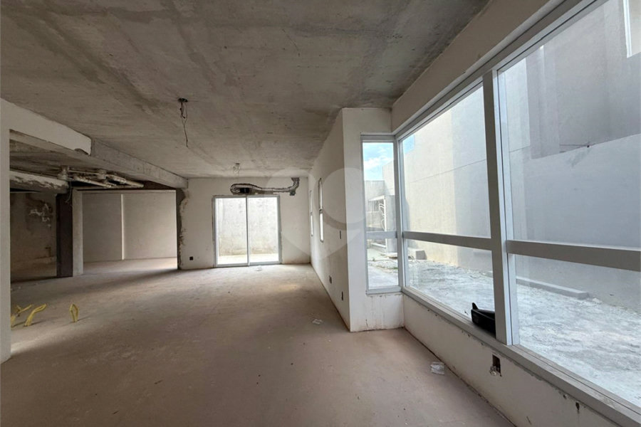 Casa à venda com 3 suítes no condomínio Residencial Floresta, São Paulo - SP