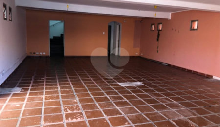 Casa à venda com 4 quartos, sendo 2 suítes, em Jardim Leonor, São Paulo, SP