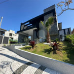 Casa à venda com 4 suítes no condomínio Granja Anita, Mogi das Cruzes - SP