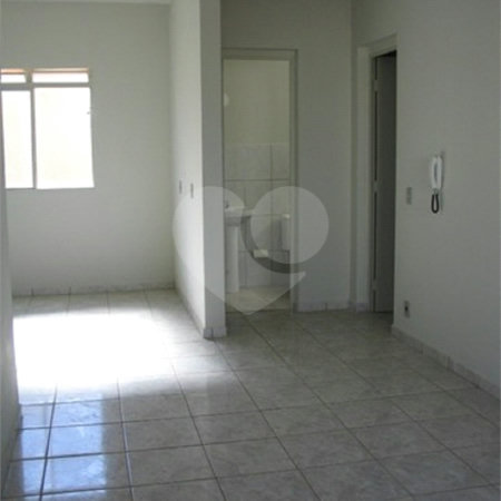 Apartamento no Condomínio Residencial Jardim das Torres.