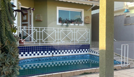 Casa à venda com 3 quartos, sendo 1 suíte,  em Recreio Maristela, Atibaia, SP