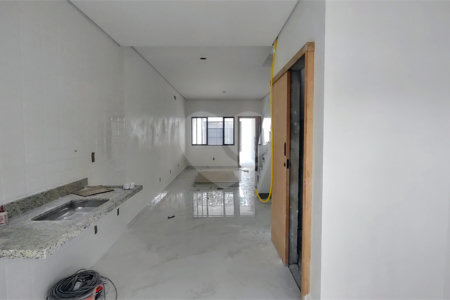 Sobrado à venda com 3 quartos, sendo 1 suíte, em Vila Granada, São Paulo, SP