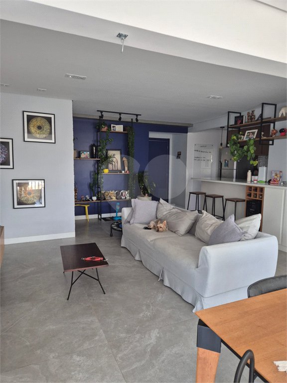 Apartamento à venda com 2 quartos, sendo 1 suíte,  em Quarta Parada, São Paulo, SP