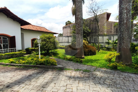 Casa Térrea à venda com 3 quartos, sendo 2 suítes, em Vila Oliveira, Mogi das Cruzes, SP