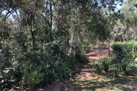 Chácara à venda com 6 quartos, sendo 2 suítes, em Jardim Brogotá, Atibaia, SP