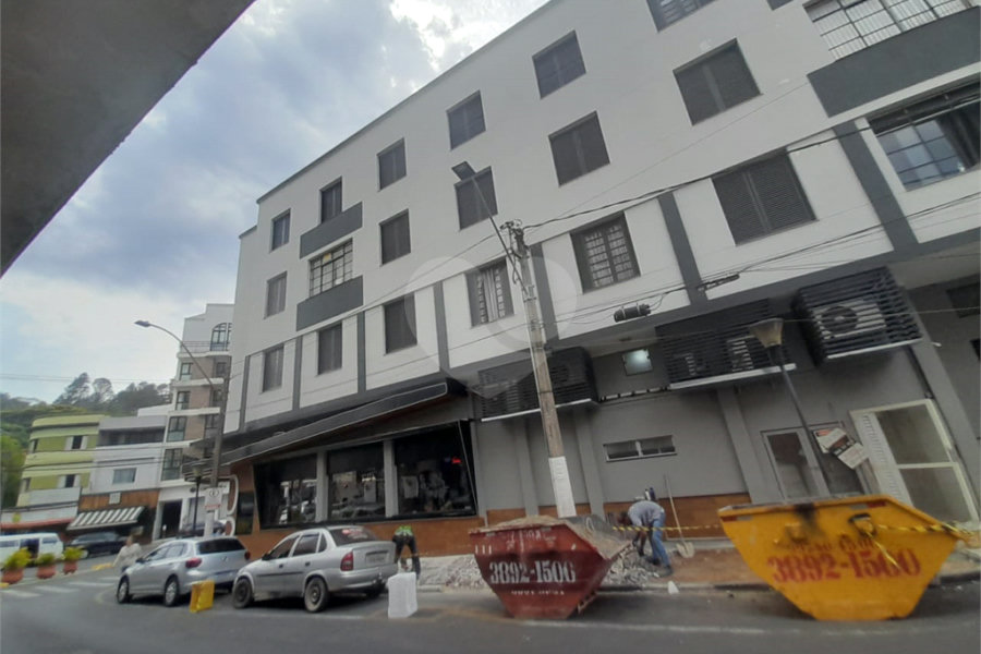 Apartamento à venda com 3 quartos, sendo 1 suíte, no Centro, Serra Negra, SP