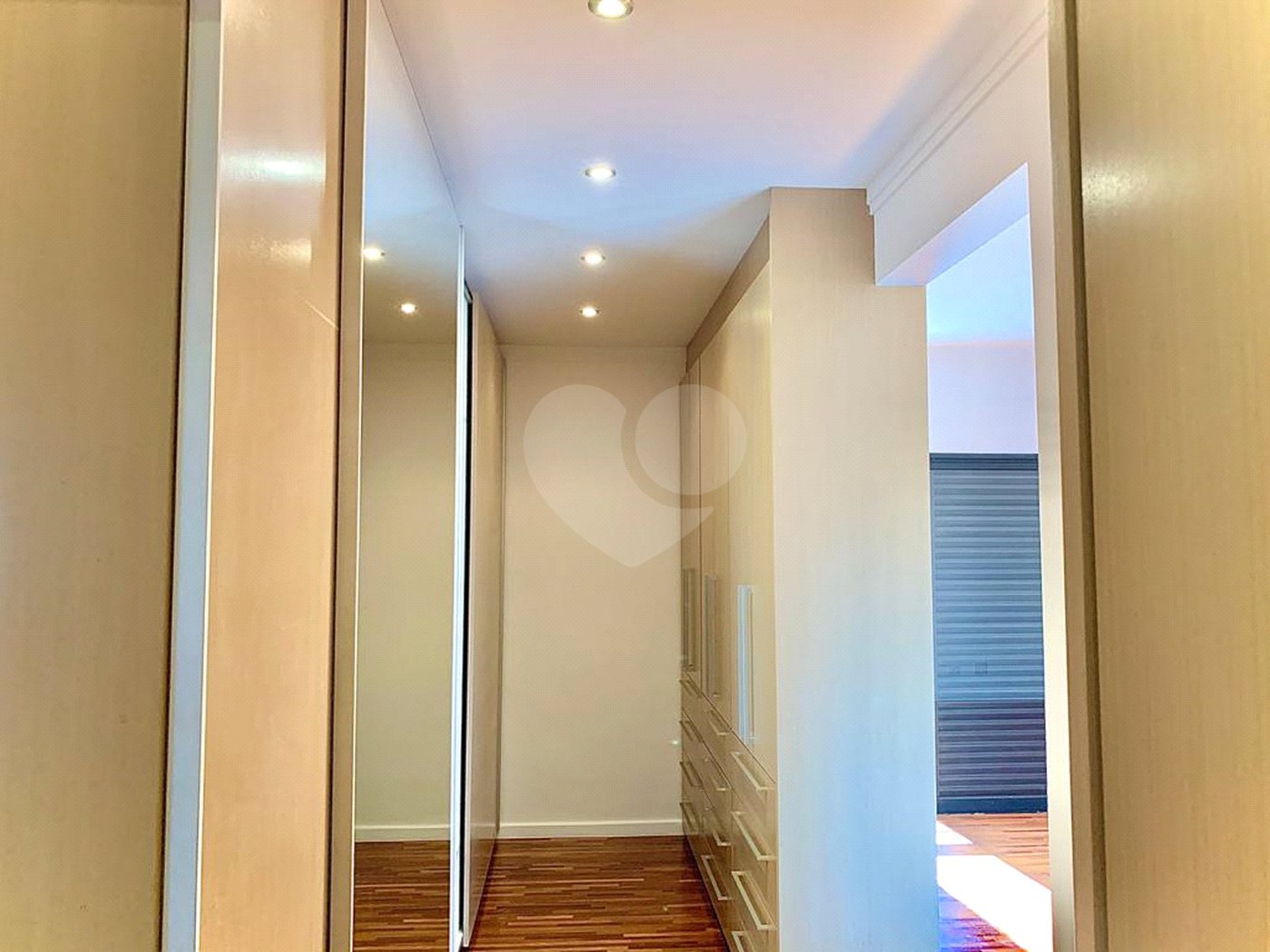 Apartamento à venda com 4 suítes em Jardim Marajoara, São Paulo, SP
