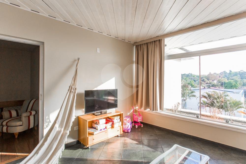 Sobrado à venda com 4 quartos, sendo 3 suítes, em Brooklin, São Paulo, SP