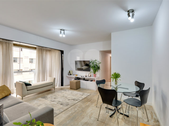 Apartamento à venda com 3 quartos, sendo 1 suíte,  em Vila Olímpia, São Paulo, SP
