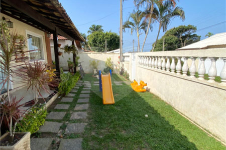 Casa em condomínio à venda com 4 quartos, sendo 1 suíte, em Baleia, São Pedro da Aldeia, RJ