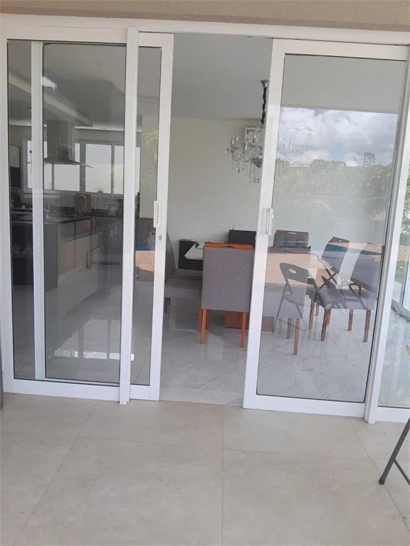 Casa à venda com 3 suítes em Moinho Velho, Cotia, SP