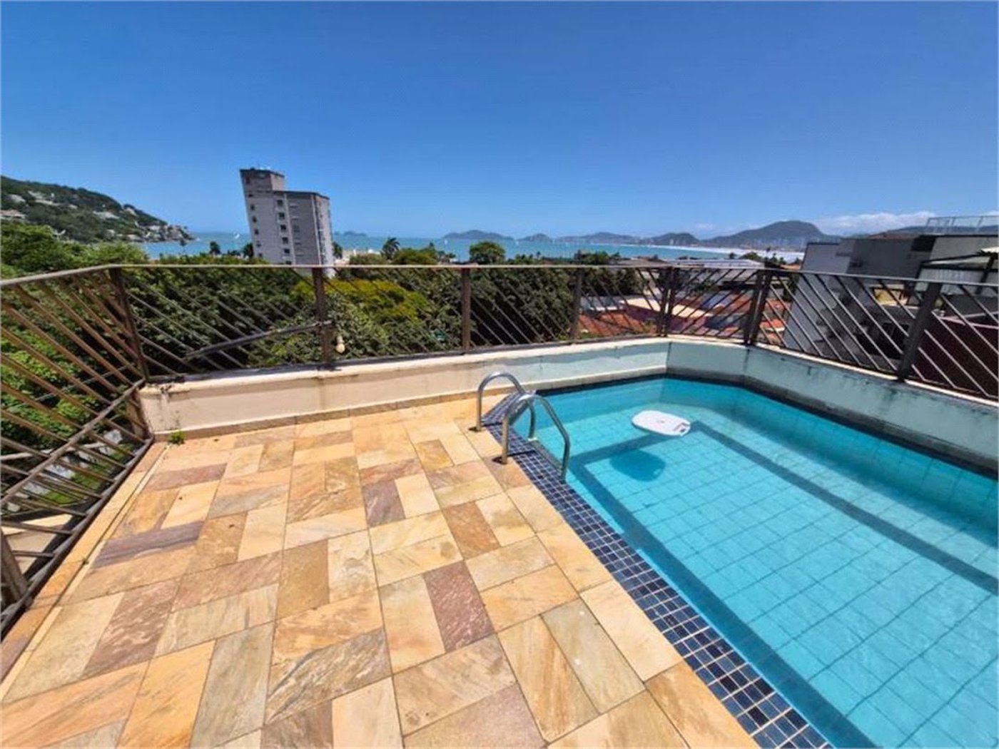 Apartamento Residencial à venda, Loteamento João Batista Julião, Guarujá - AP1261.