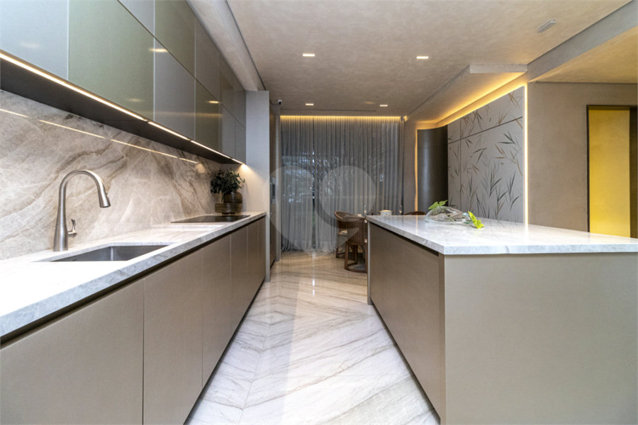 Apartamento à venda com 4 suítes em Jardim Guedala, São Paulo, SP