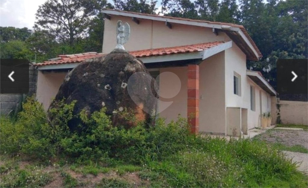 Chácara à venda ou para alugar com 4 quartos, sendo 1 suíte, em Vila Omízollo, Louveira, SP