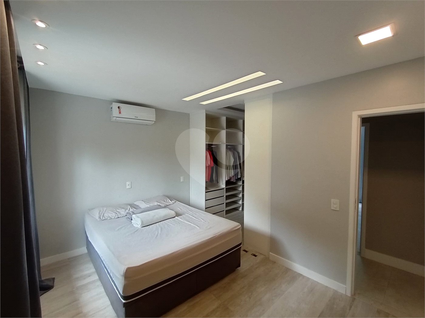 Casa à venda com 3 quartos, sendo 1 suíte, no condomínio Fazenda Cantagalo, Rio de Janeiro - RJ