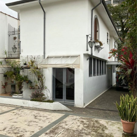 Sobrado à venda ou para alugar com 3 quartos, sendo 1 suíte,  em Parque Colonial, São Paulo, SP