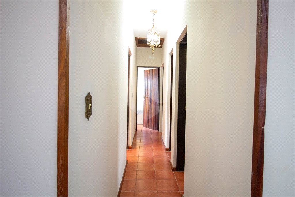 Casa à venda ou para alugar com 5 quartos, sendo 2 suítes, no condomínio Restinga Verde, São Roque - SP