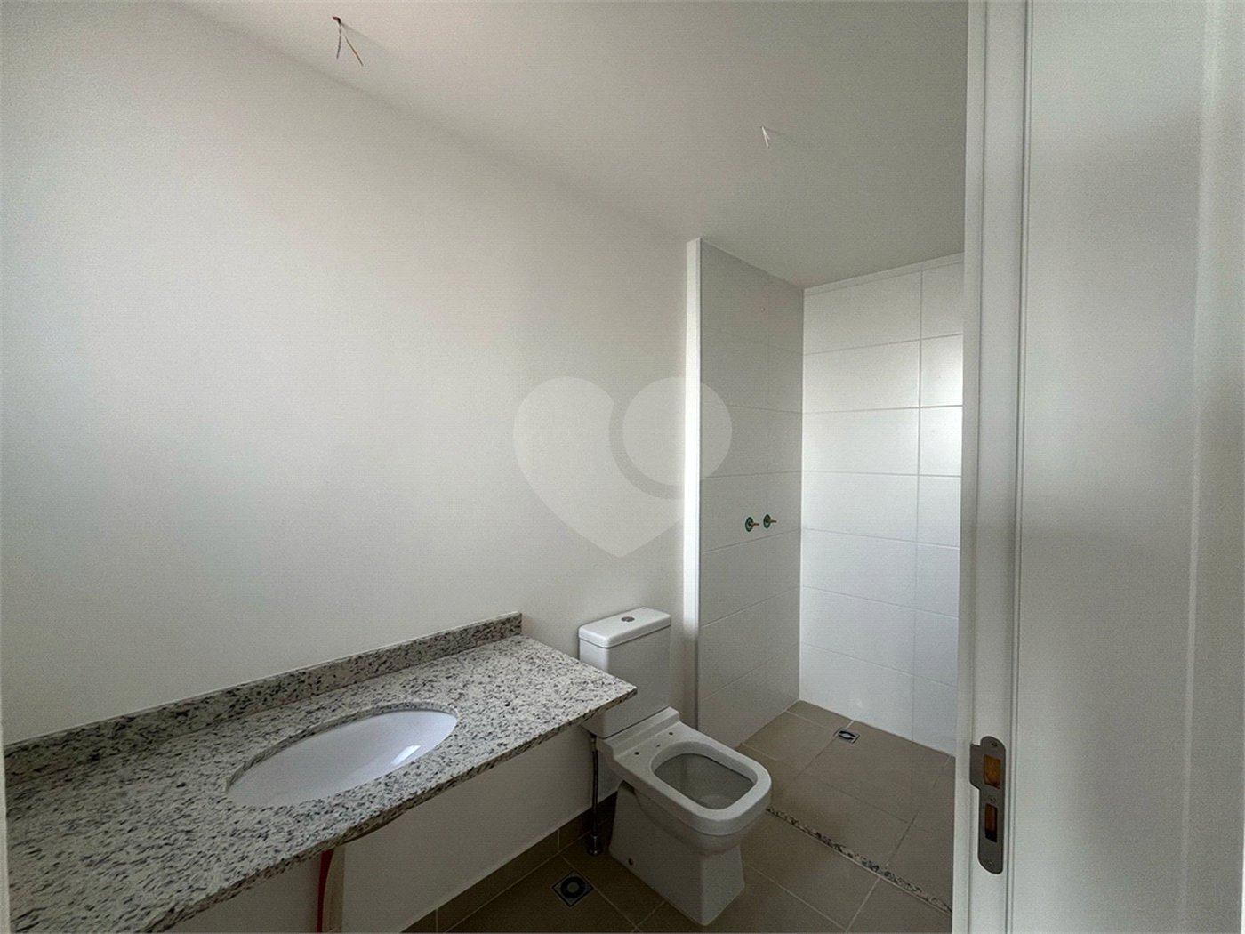 Apartamento à venda com 3 quartos, sendo 1 suíte,  em Além Ponte, Sorocaba, SP