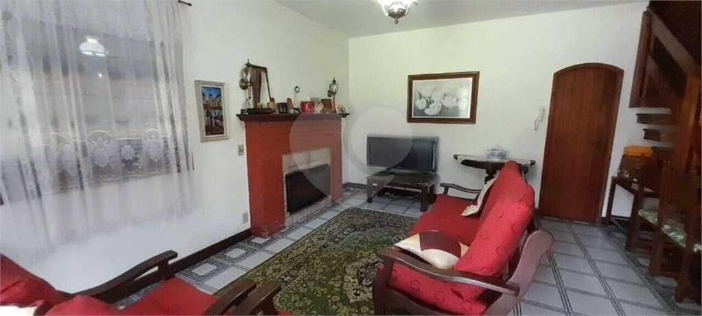 Casa à venda com 3 quartos, sendo 1 suíte,  em Corta Vento, Teresópolis, RJ