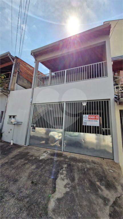 Sobrado à venda com 4 quartos, sendo 1 suíte, em Jardim Hubert, Indaiatuba, SP