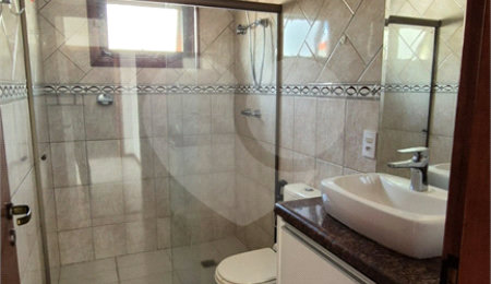 Casa à venda com 4 quartos, sendo 2 suítes,  no condomínio Residencial Grape Village, Vinhedo - SP