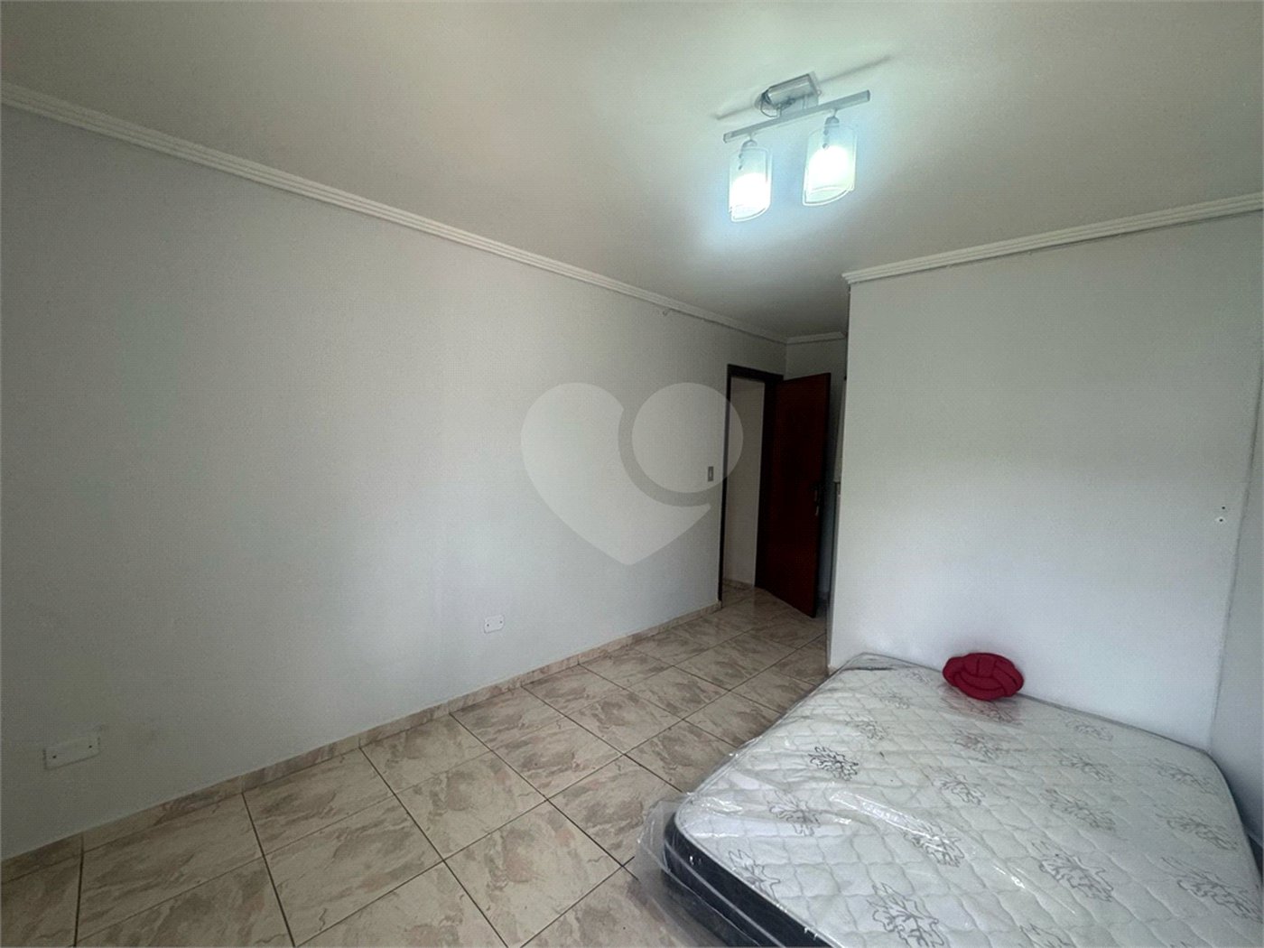 Casa à venda com 4 quartos, sendo 2 suítes, em Jardim Bela Vista, Guarulhos, SP