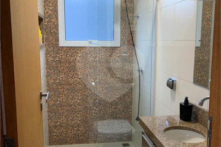 Casa à venda com 3 quartos, sendo 1 suíte, no condomínio Residencial Ponderosa, São Roque - SP
