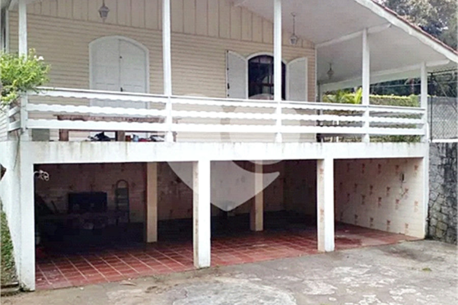 Casa à venda com 4 quartos, sendo 1 suíte,  no condomínio Parque Imperial da Cantareira, Mairiporã - SP